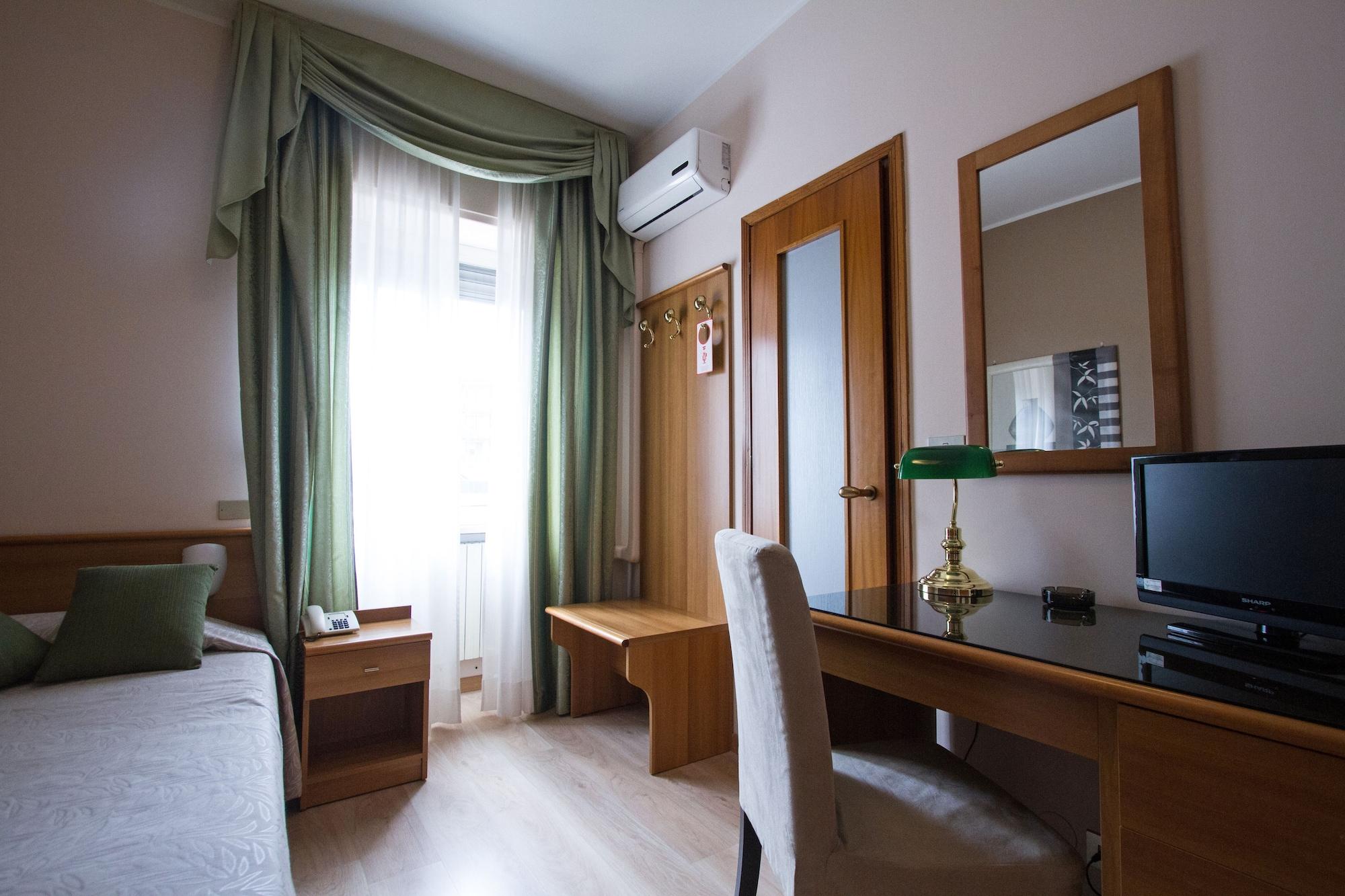 Hotel Adriano Torino Esterno foto