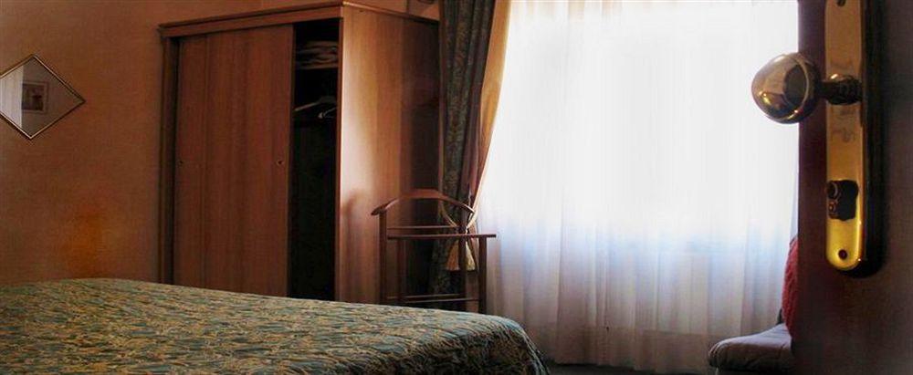 Hotel Adriano Torino Esterno foto