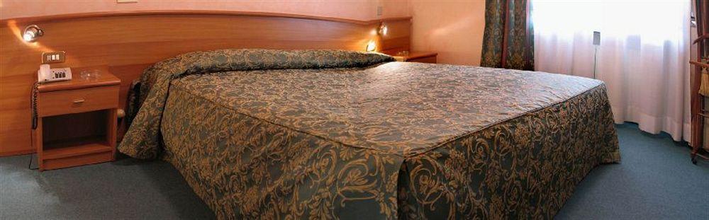 Hotel Adriano Torino Esterno foto
