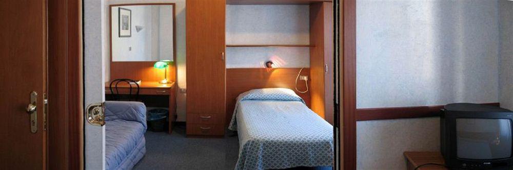 Hotel Adriano Torino Esterno foto